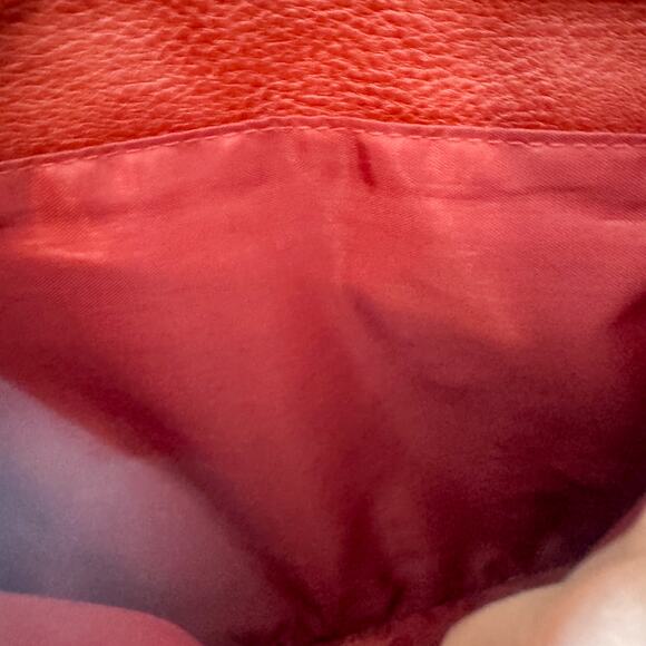 Vintage Red Pebbled Leather Slouchy Hobo Bag | Silver Hardware & Shoulder Straps - Picture 6 of 7